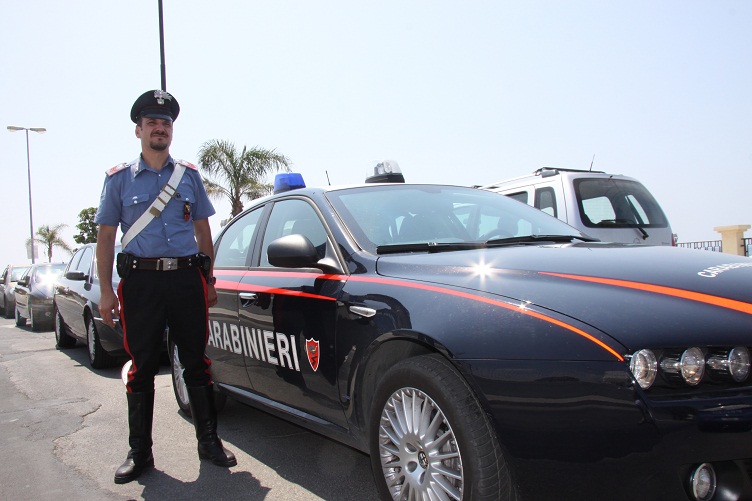 I carabinieri dell'aliquota radiomobile di Latina nel corso di un servizio