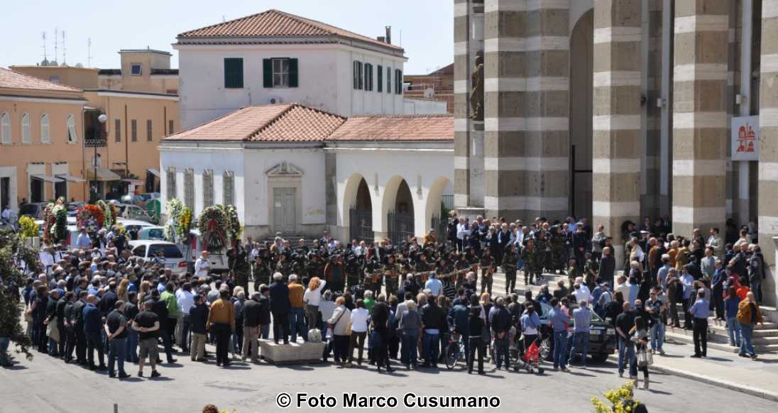 funerale-ajmone-finestra-foto-marco-cusumano-536752354