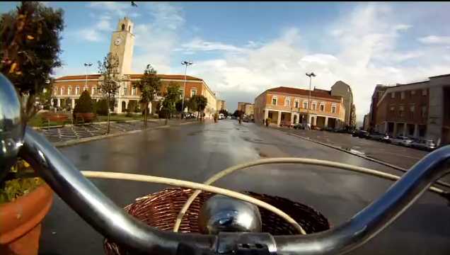latina-in-bicicletta-0000456422