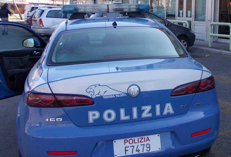 polizia-latina-76862323432