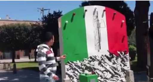 fascismo-sabaudia-mussolini-tricolore-57862345