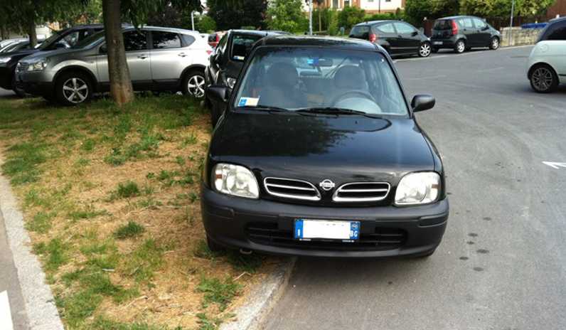 parcheggio-selvaggio-auto