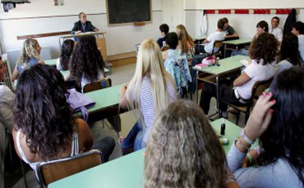 latina-aula-scuola-studenti-classe-4872241