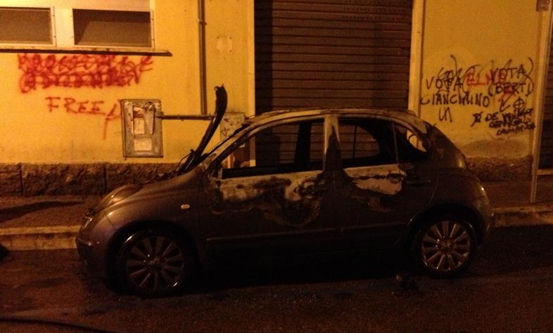 zona-pub-auto-fiamme-latina24ore