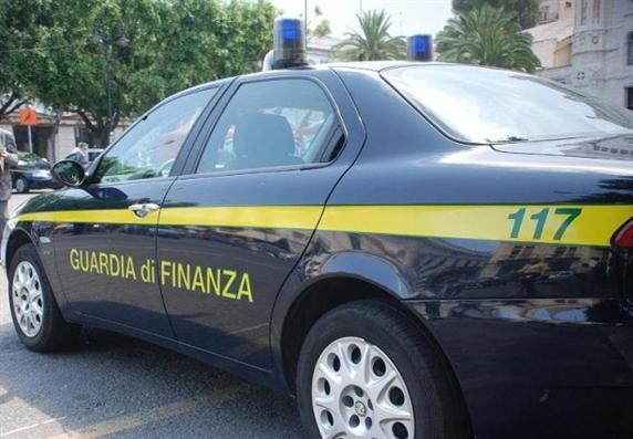 guardia_di_finanza_auto_latina24ore
