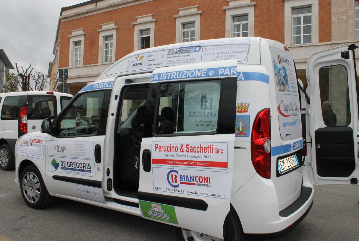 pulmino-navetta-disabili-latina24ore-569258