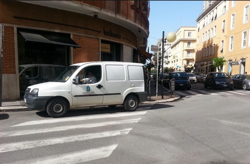 comune-auto-strisce-pedonali-latina24ore-5870234