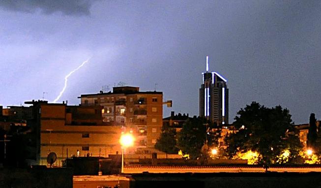 maltempo-fulmine-latina-24ore-torre-569852