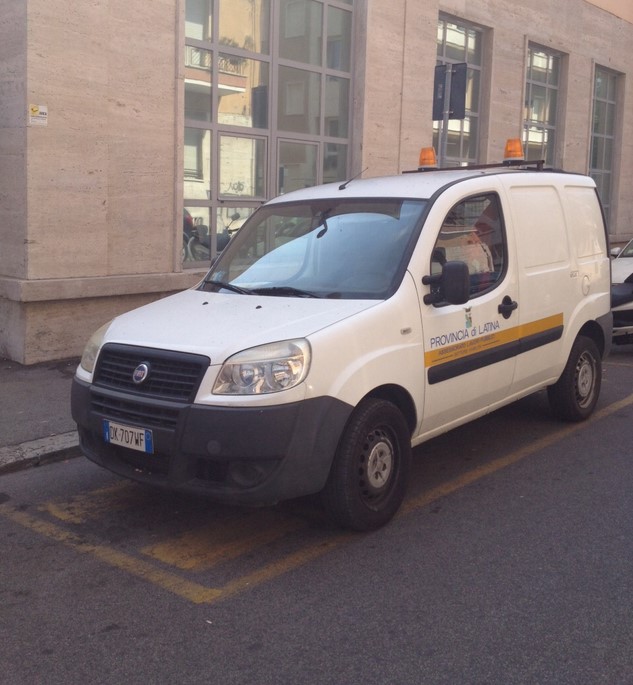 auto-provincia-posto-disabili