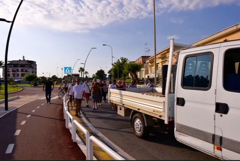 manifestazione-pista-ciclabile-lido-latina-mare